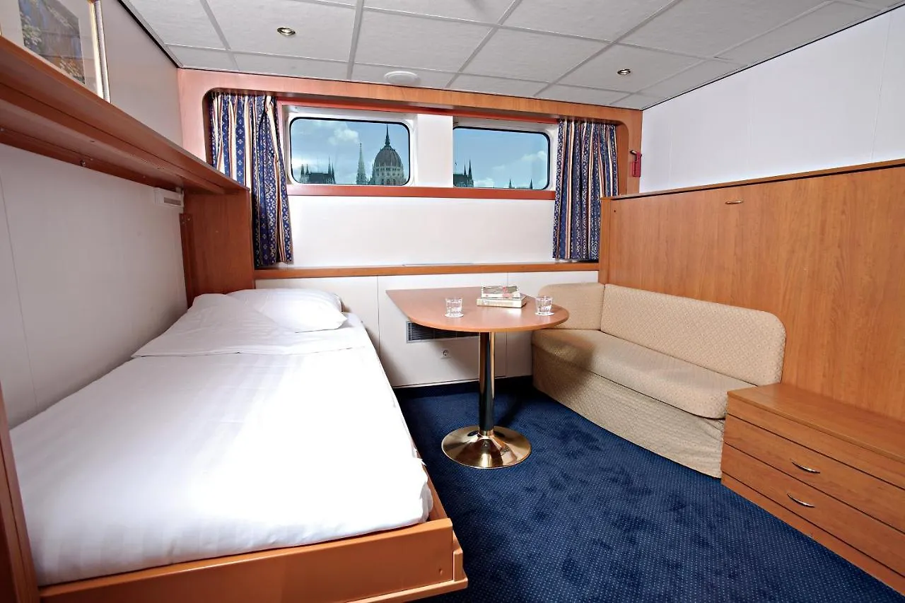 Botel Fairtours Hotelschiff Dutch Melody Düsseldorf