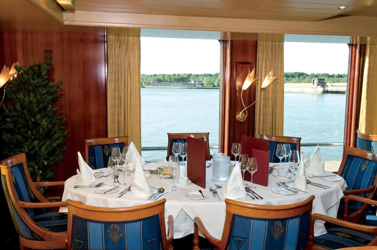 Fairtours Hotelschiff Dutch Melody Düsseldorf Botel